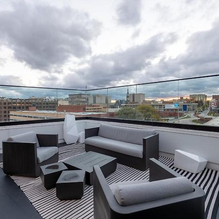 Modern 1Br Apt With Skywalk To Fiserv, Rooftop, And Parking Milwaukee Ngoại thất bức ảnh