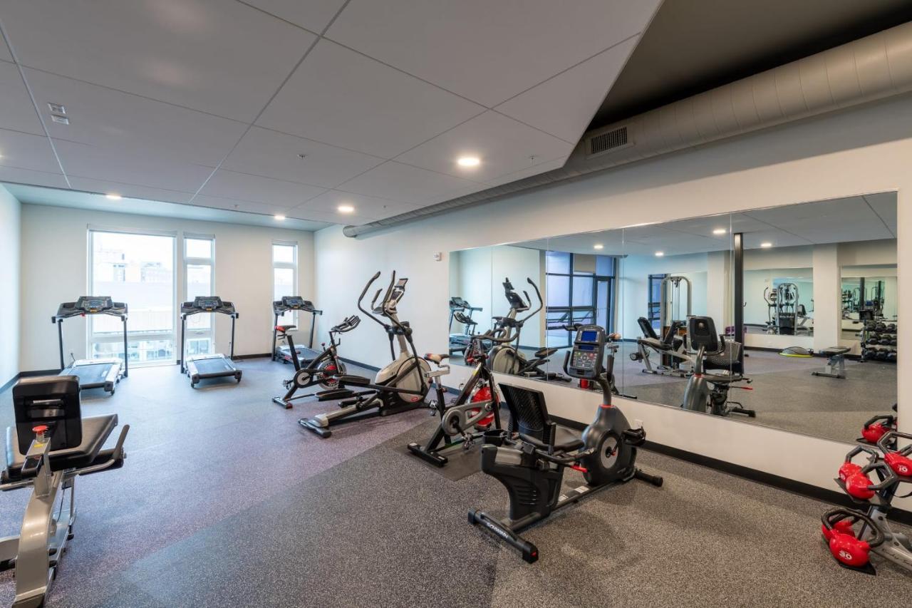 Modern 1Br Apt With Skywalk To Fiserv, Rooftop, And Parking Milwaukee Ngoại thất bức ảnh