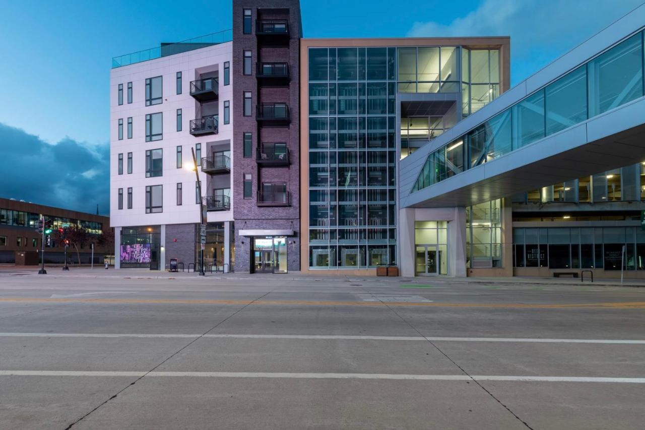 Modern 1Br Apt With Skywalk To Fiserv, Rooftop, And Parking Milwaukee Ngoại thất bức ảnh