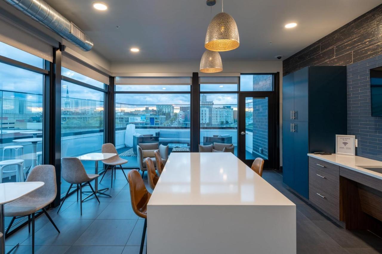 Modern 1Br Apt With Skywalk To Fiserv, Rooftop, And Parking Milwaukee Ngoại thất bức ảnh